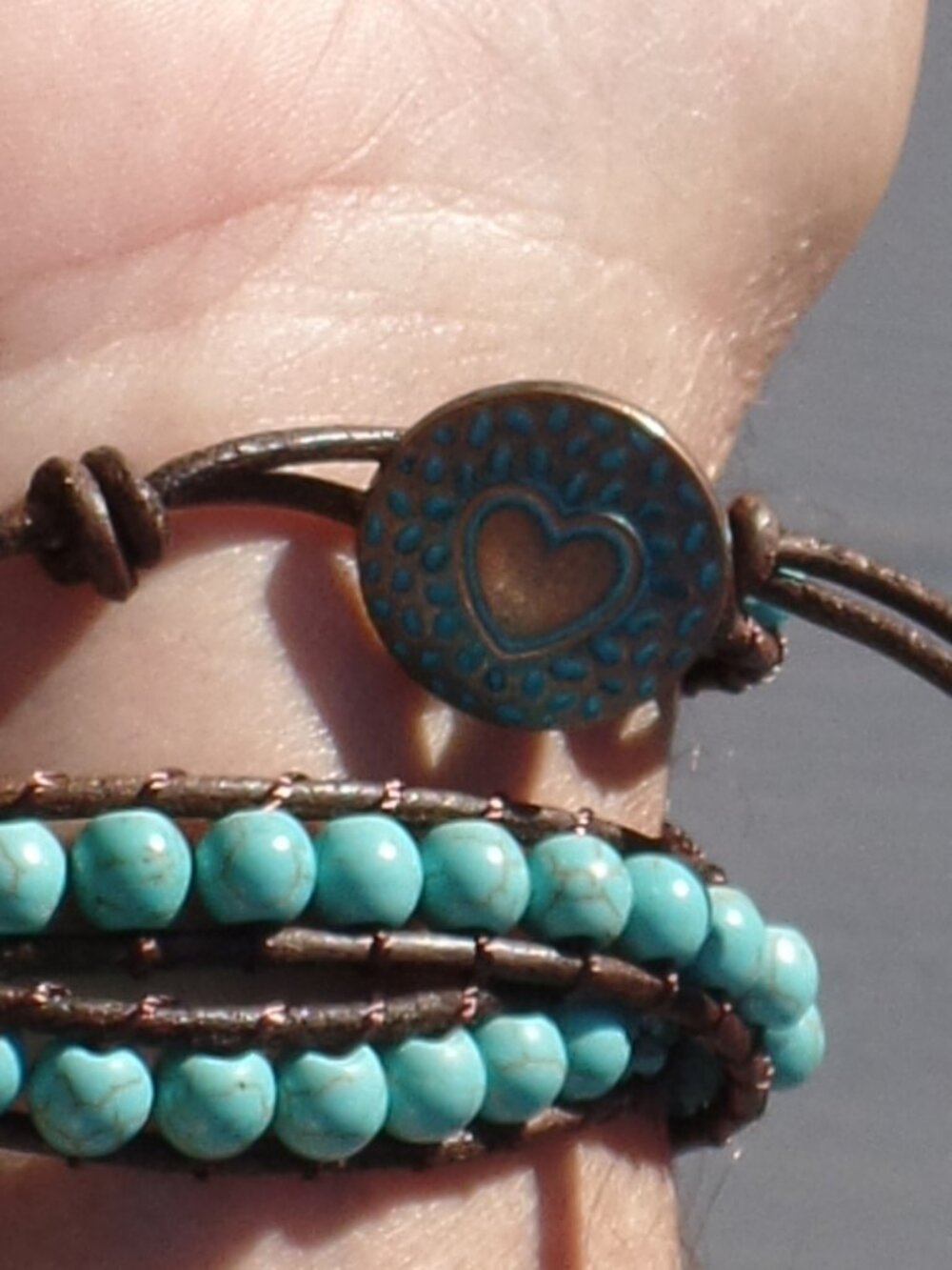 Howlite Turquoise STONE Bracelet Seed Bead Wrap NWOT BLUE HEART CLASP - Picture 4 of 6